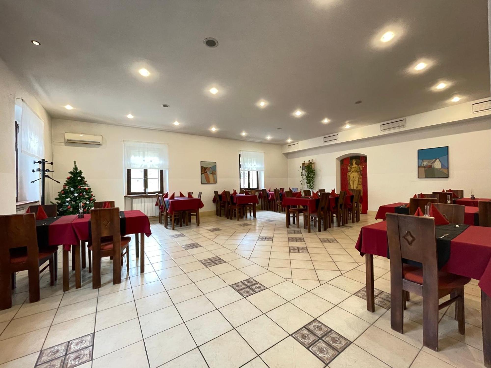 Gostisce Barbara Hotel Idrija Exterior foto