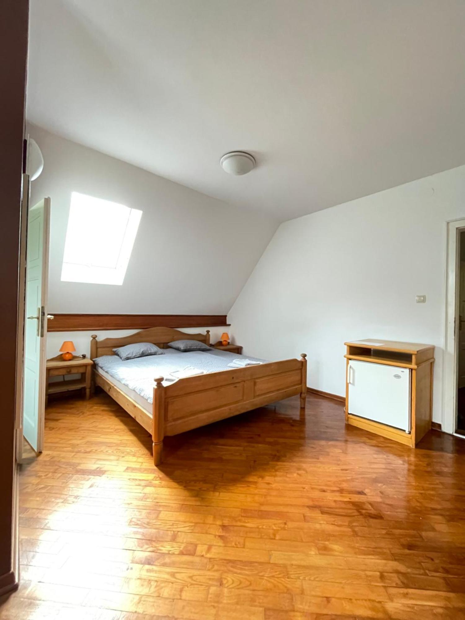 Gostisce Barbara Hotel Idrija Exterior foto